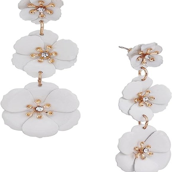 💎White Crystal Flower Dangle Earrings💎 - Picture 3 of 4